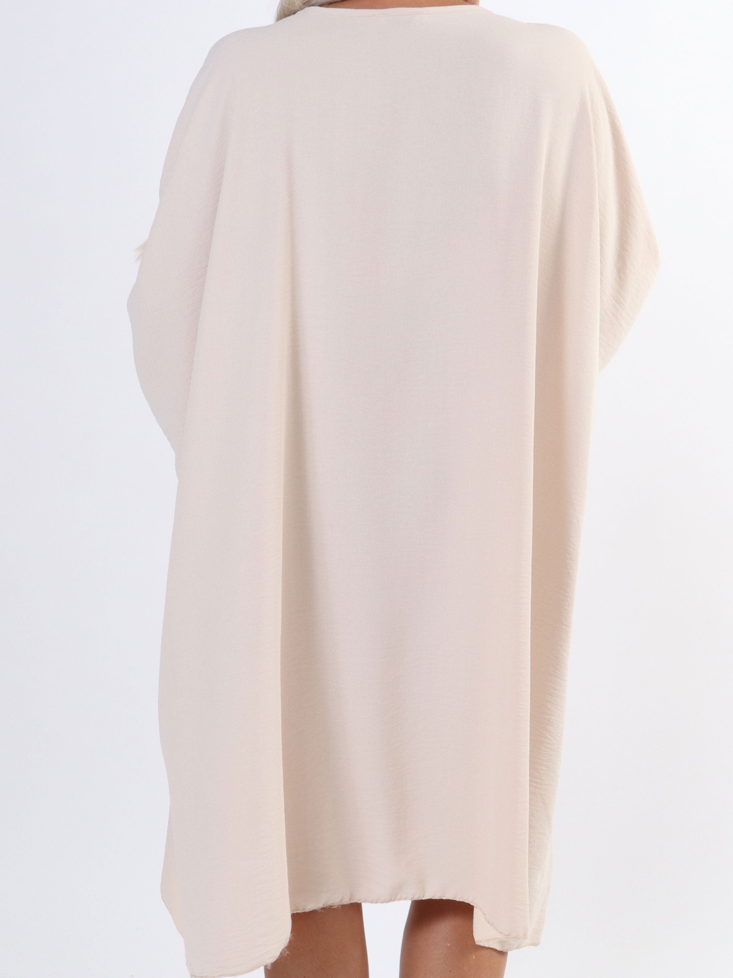 Hope - Oversize klänning i plus size med motiv - Black